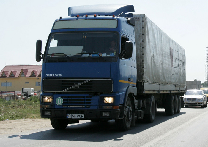 Autocamioane de transport, tir-uri pe şoseaua de centură a capitalei (Epoch Times România)