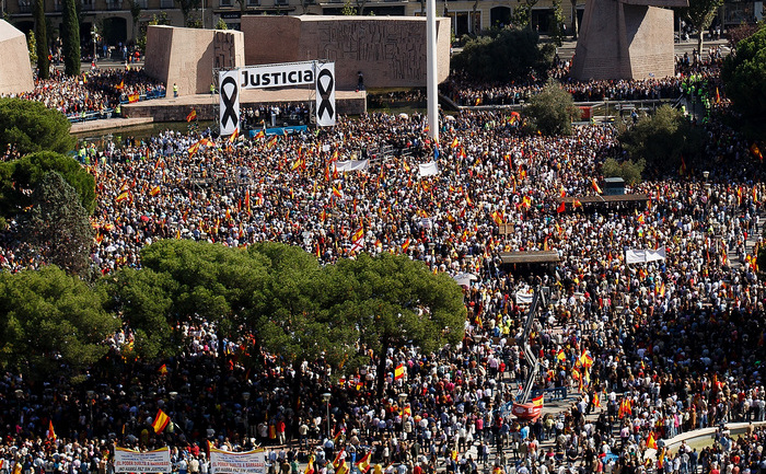Spania: Madrid, zeci de mii de oameni în piaţă împotriva eliberării membrilor ETA, Octombrie 27, 2013