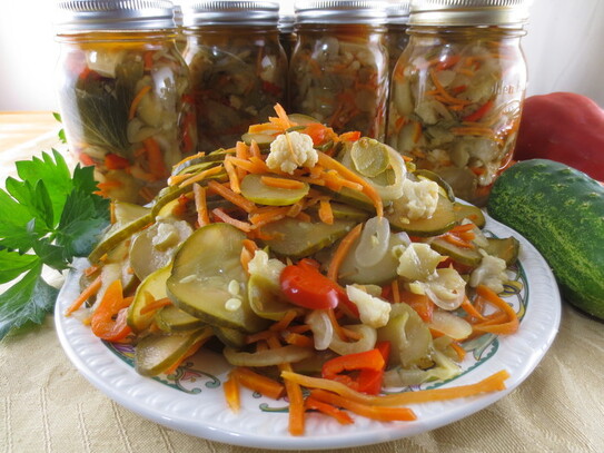 Salată asortată în oţet (Maria Matyiku / Epoch Times)