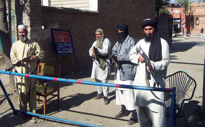 Militanţi pakistanezi loiali liderului Mullah Fazlullah (STR / AFP / Getty Images)
