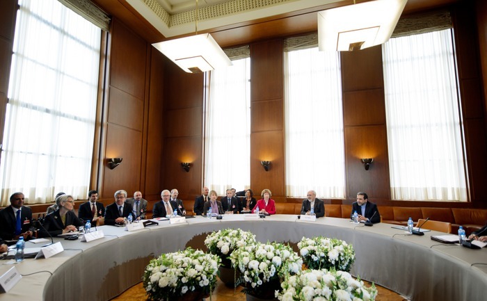 Participanţii de la negocierea privind programul nuclear iranian de la Geneva, 7 noiembrie 2013.