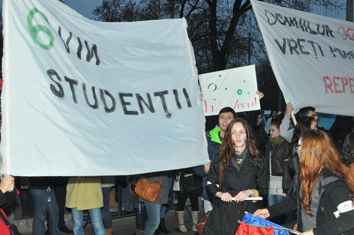 ﻿Protest studenţi în Piaţa Victoriei (Epoch Times România)