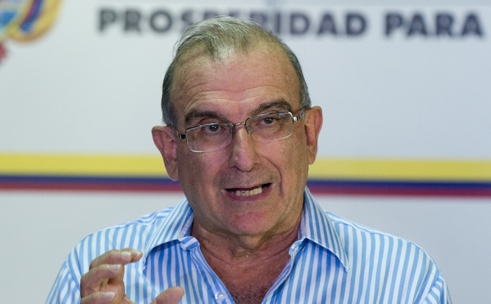 Şeful delegaţiei guvernului columbian Humberto de la Calle.