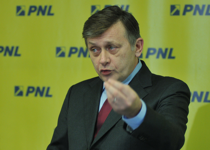 Crin Antonescu, preşedinte PNL