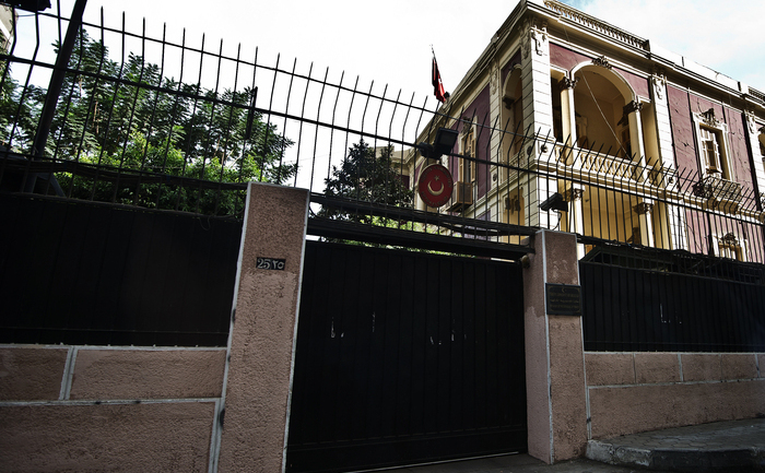 Sediul ambasadei turce în Cairo, 23 noiembrie 2013
