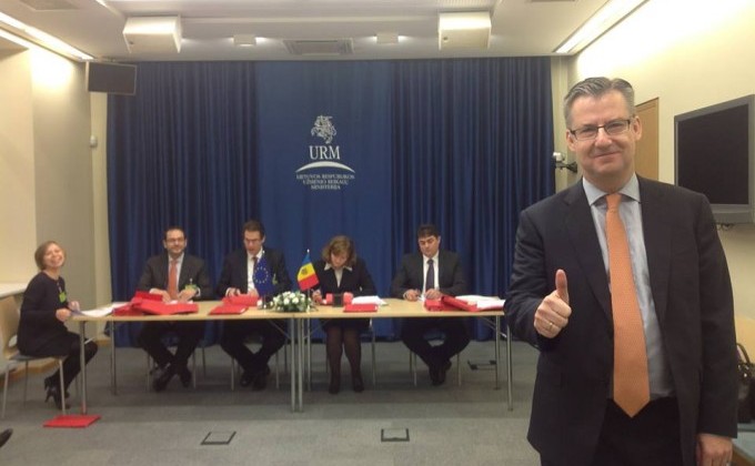 Acordul de Asociere cu Uniunea Europeană la Vilnius, Republica Moldova (Facebook.com/ Dirk Schuebel)