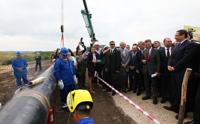 Construcţia gazoductului Iaşi-Ungheni (gov.md)