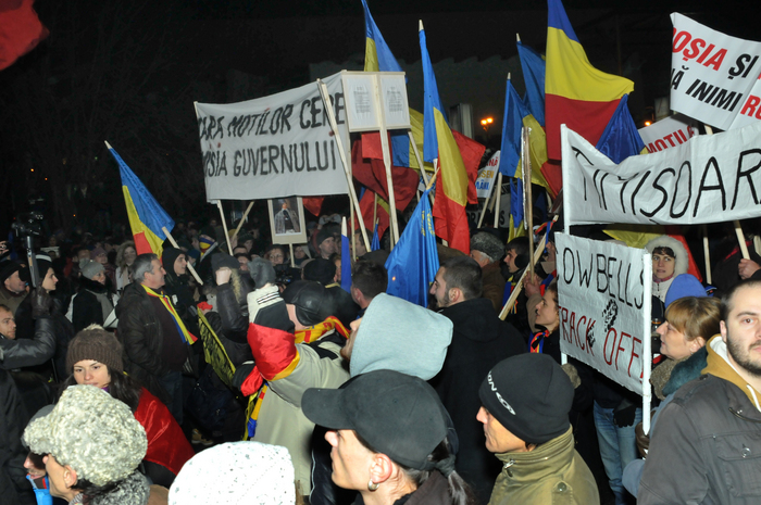 21 Decembrie, comemorare şi proteste în Bucureşti