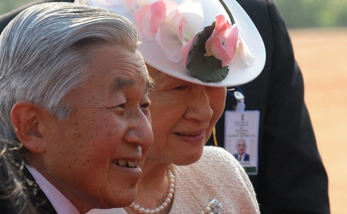 Împăratul Akihito şi Împărăteasa Michiko, decembrie 2013 (RAVEENDRAN / AFP / Getty Images)