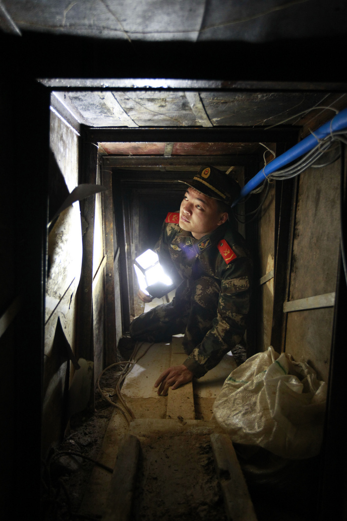 China: a fost descoperit un tunel contrabandă între Guangdong şi Hong Kong, 24 decembrie, 2013.