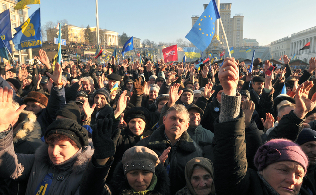 Demonstraţie anti-guvernamentală la Kiev, zeci de mii de persoane, Piaţa Independenţei, 29 decembrie 2013 (GENYA SAVILOV / AFP / Getty Images)