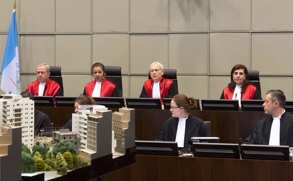 Judecătorii care se ocupă de procesul celor patru persoane acuzate de asasinarea fostului premier Rafiq Hariri, Tribunalul Special pentru Liban de la Haga, 16 ianurarie 2014.