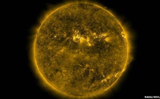 Imagine a soarelui capturată cu satelitul NASA.