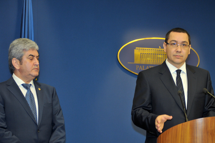 Victor Ponta şi Gabriel Oprea, declaraţii de presă (Epoch Times România)