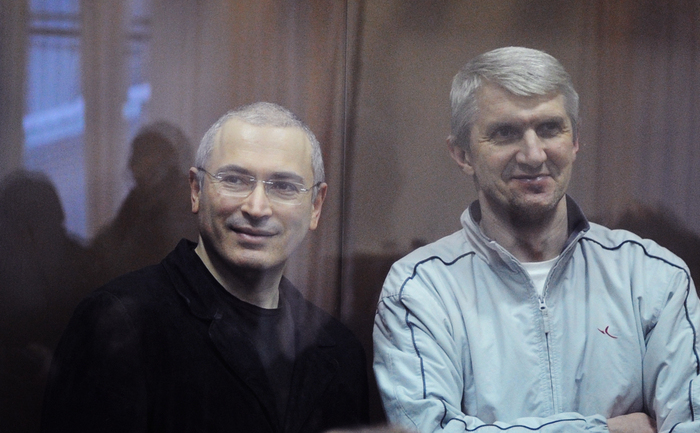 Mihail Hodorkovski şi Platon Lebedev (DMITRY KOSTYUKOV / AFP / Getty Images)