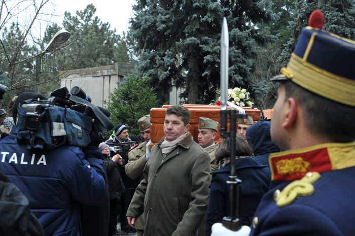 Înmormântarea pilotului Adrian Iovan la Cimitirul Bellu Catolic (Epoch Times România)