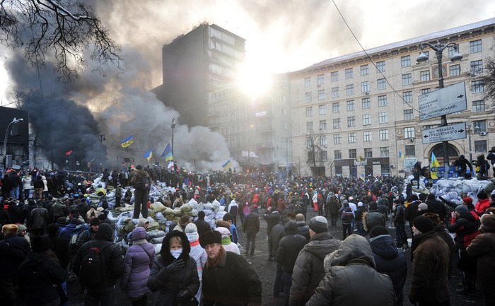 Mii de protestatari anti guvernamentali în centrul Kievului.