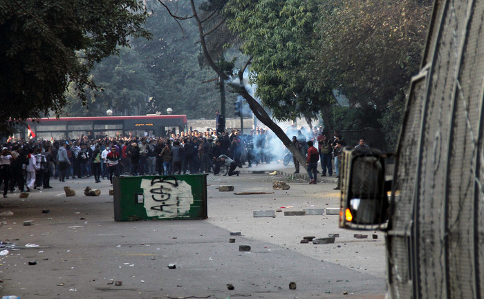 Manifestaţii de protest în Cairo, cu ocazia aniversării a trie ani de la înlaturarea de la putere a lui Hosni Mubarak. Egipt, 25 ianuarie 2014.