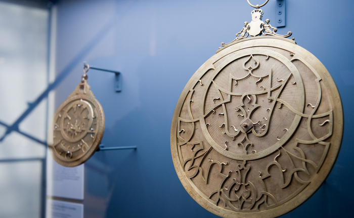 Un astrolab expus la muzeul Vatican în timpul expoziţiei „Astrum 2009, astronomie şi instrumente”.
