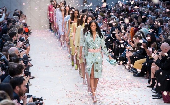 Burberry Prorsum show la Săptămâna Modei la Londra, 16 septembrie 2013 (Ian Gavan/Getty Images)