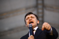 Crin Antonescu (ANDREI PUNGOVSCHI / AFP / GettyImages)