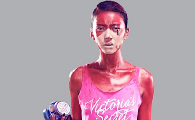 Imagine din campania Detox. Model purtând un top Victoria's Secret. (Greenpeace)