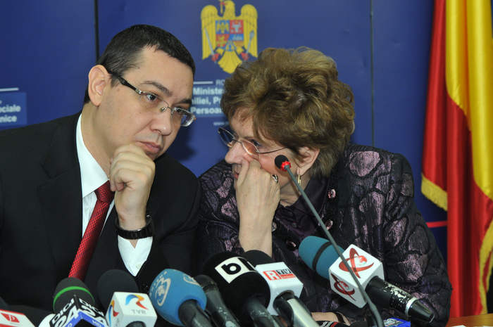 Ministerul Muncii, proiect-pilot ” Garanţii pentru TINEri ”. În imagine, Victor Ponta şi Mariana Câmpeanu (Epoch Times România)