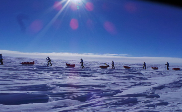 
Antarctica - Omul a fost capabil să şteargă tăcerea