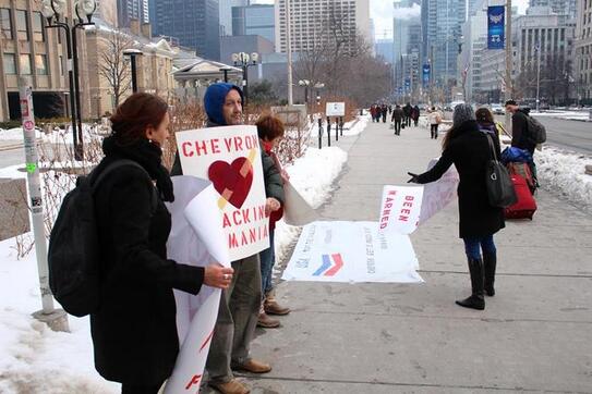 Protest la ambasada SUA Toronto Feb 14 (prin bunavointa grupului Chevron loves Fracking Romania)