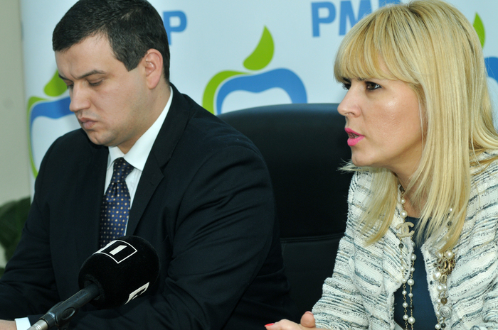 Conferinţă de presă la sediul PMP susţinută de Eugen Tomac, preşedinte şi Elena Udrea, vicepreşedinte PMP