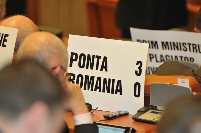 (Arhivă) Asumarea răspunderii Guvernului Ponta 3 în faţa Camerelor reunite ale Parlamentului României