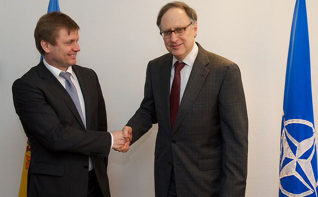 Viceministrul Afacerilor Externe şi Integrării Europene, Valeriu Chiveri, a avut o întrevedere cu Secretarul general-adjunct al NATO, Alexander Vershbow