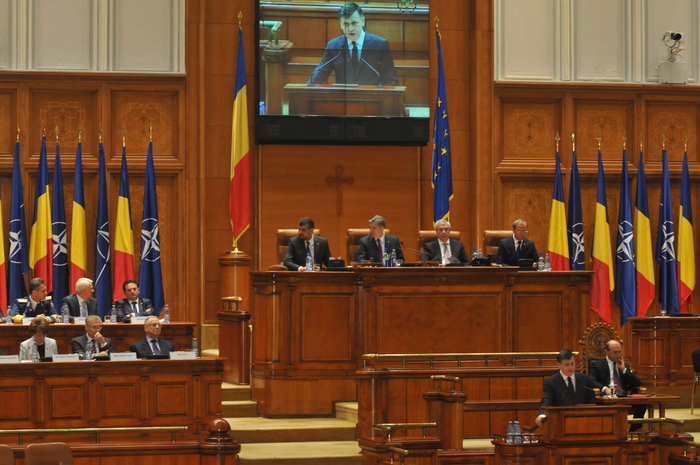 Parlamentul României, plenul reunit al Camerei Deputaţilor şi Senatului, Şedinţă solemnă prilejuită de aniversarea a 10 ani de la aderarea României la structurile NATO