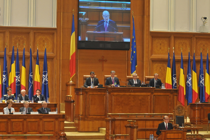 Parlamentul României, plenul reunit al Camerei Deputaţilor şi Senatului, Şedinţă solemnă prilejuită de aniversarea a 10 ani de la aderarea României la structurile NATO (Epoch Times România)
