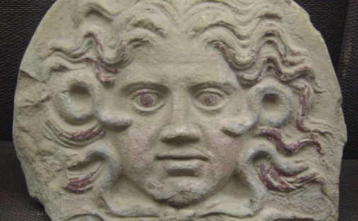 Cap de Gorgonă, basorelief sec III î.C., Museul de arheologie din Milano.