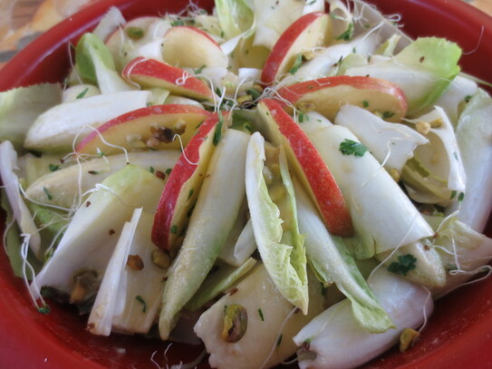 Salată de andive (Maria Matyiku / Epoch Times)
