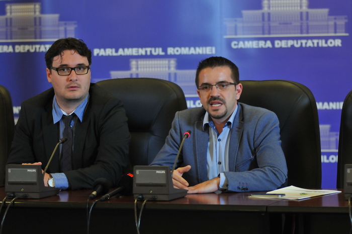Palatul Parlamentului, conferinţă de presă susţinută de Bogdan Diaconu, PSD şi Dan Tanasa, jurnalist