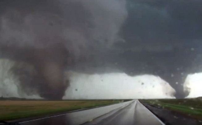 Dublă tornadă în Nebraska.