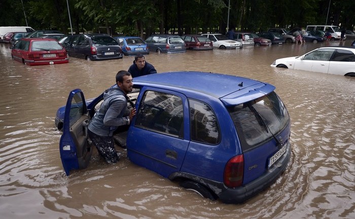 Inundaţii în Dobrich, nord estul Bulgariei, 20 iunie 2014 (NIKOLAY DOYCHINOV/AFP/Getty Images)