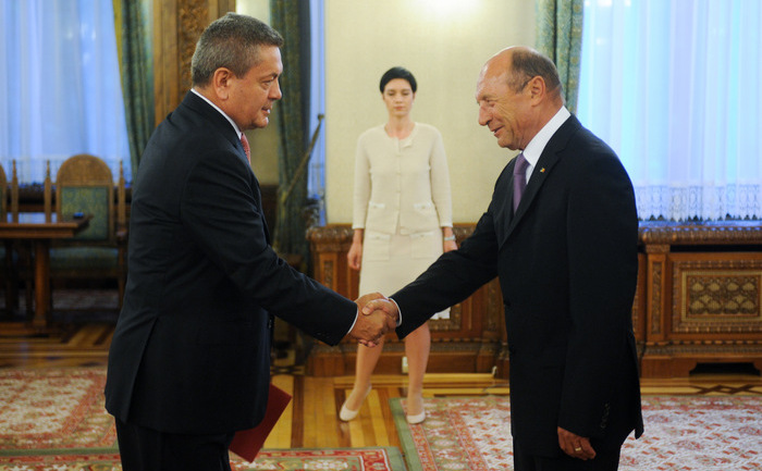 Ceremonia de depunere a jurământului de învestitură a domnului Ioan Rus în funcţia de ministru al Transporturilor, 25 iunie 2014, Palatul Cotroceni.