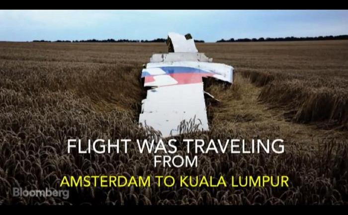 Avionul companiei Malaysia Airlines prăbuşit într-o zonă  controlată de rebelii proruşi, s-a soldat cu moartea a 298 de persoane, dintre care  cel puţin 154 de olandezi.