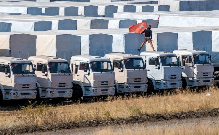 Convoiul "umanitar" trimis de Kremlin în Ucraina, parcat la graniţa rusă, 20 august