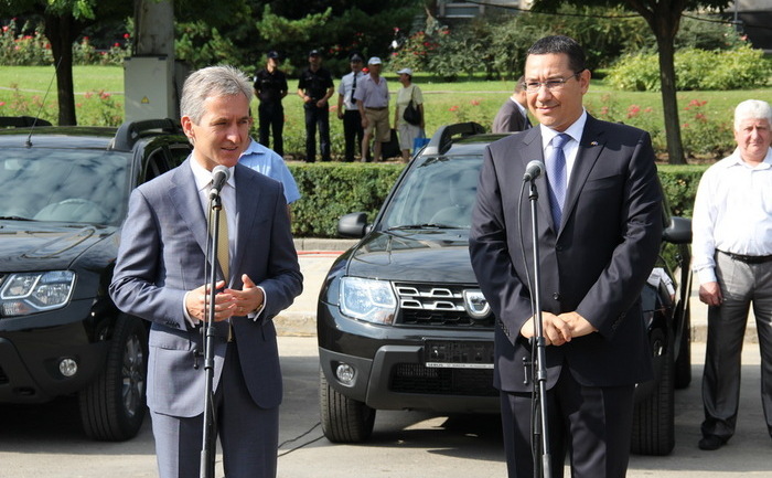 Guvernul României a donat 15 automobile instituţiilor publice din Republica Moldova 