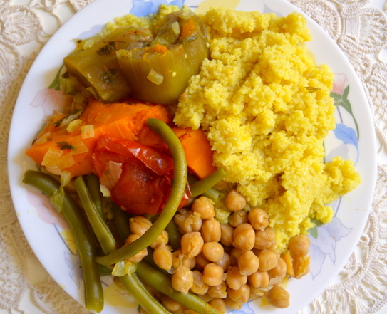 Cuşcuş  cu legume şi Harissa. (Mioara Stoica/Epoch Times România)