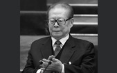 Fostul lider al Partidului Comunist Chinez Jiang Zemin participă la cel de-al 18-lea Congres al PCC 14 noiembrie 2012 în Beijing (Feng Li/Getty Images)