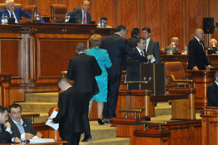 Parlamentul Romaniei, vot in plenul reunit al Camerelor, deputati si senatori. (Epoch Times România)