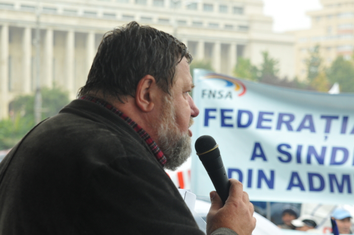 Miting de protest al sindicatelor din Cartel ALFA desfăşurat în faţa Guvernului României, la Piaţa Victoriei