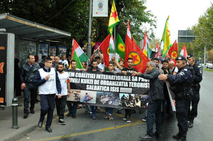 Miting de protest în Bucureşti al kurzilor din România, impotriva organizatiei teroriste DAIS