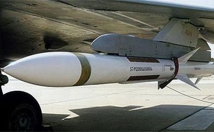

Rachetă PL-12 folosită de Armata de Eliberare a Poporului. 
