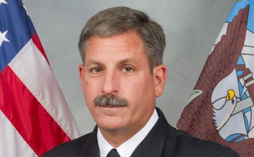 

Căpitanul James Fanell, director al operaţiunilor de spionaj pentru Flota americană din Pacific.
